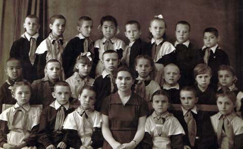 Школа №98. (Новосибирский аэрокосмический лицей им.Ю.В.Кондратюка) 2-Е класс. Школа №98. (Новосибирский аэрокосмический лицей им.Ю.В.Кондратюка) 2-Е класс.