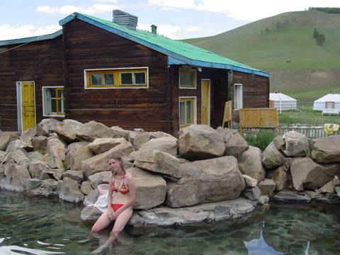 Баня с серной водой горячего источника Цэнхер. Баня с серной водой горячего источника Цэнхер.