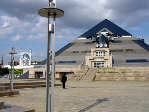 Пирамида в Казани. Архитекторы Виктор и Гульсинэ Токаревы. Пирамида в Казани. Архитекторы Виктор и Гульсинэ Токаревы.