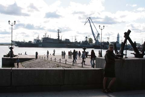 Кронштадт - город-порт на острове Котлине в Финском заливе.