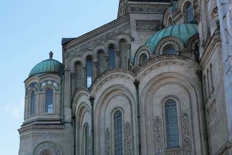 Кронштадт. Фасад Морской собора облицован кирпичом, терракотой, майоликой и мозаикой.