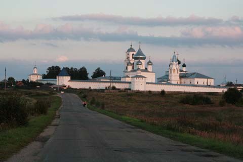 Переяславль-Залесский. Никитский монастырь. Раньше купола были крыты лемехом.